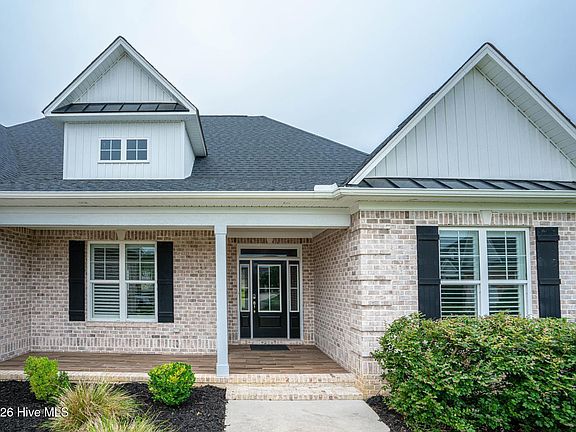 5th image of 1005 Layne Court NE