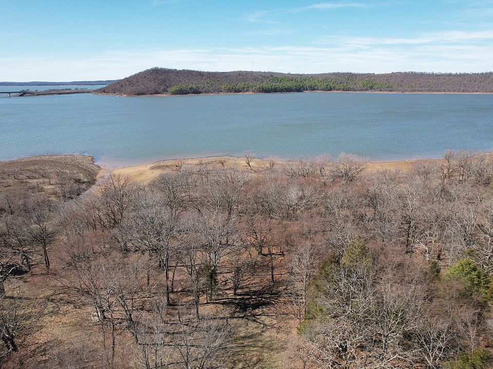 1st image of 811 Buds Point Rd