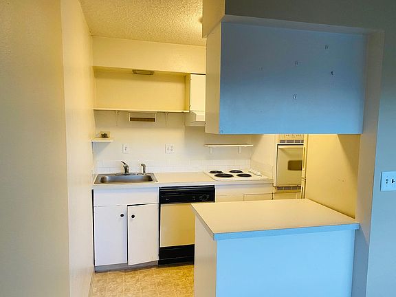 4th image of 4130 SW View Point Ter APT 6