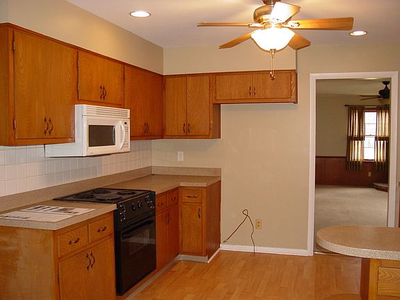 04B. Kitchen - 17x12