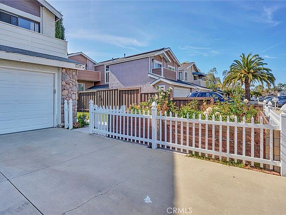 3rd image of 1409 Lakeside Ln