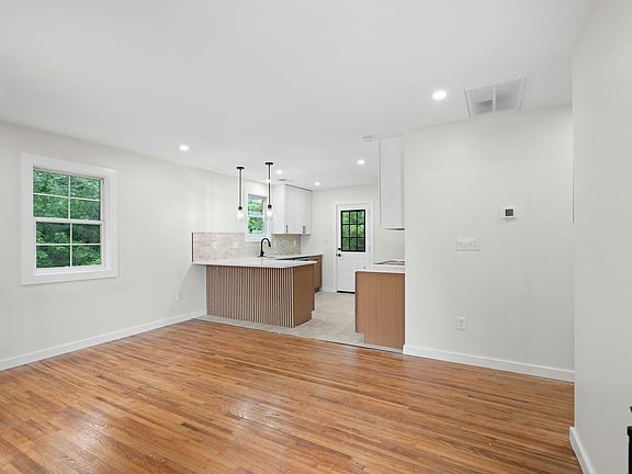 4th image of 2026 Salem Mason Dr