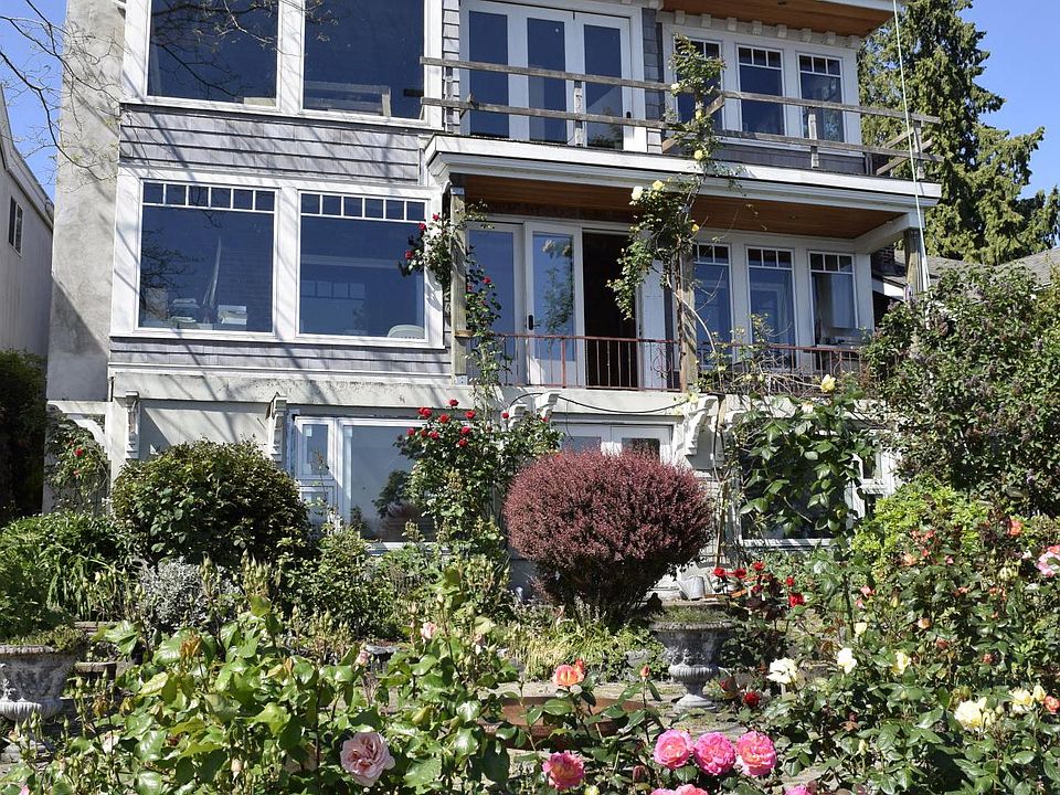 Front of house (water side)