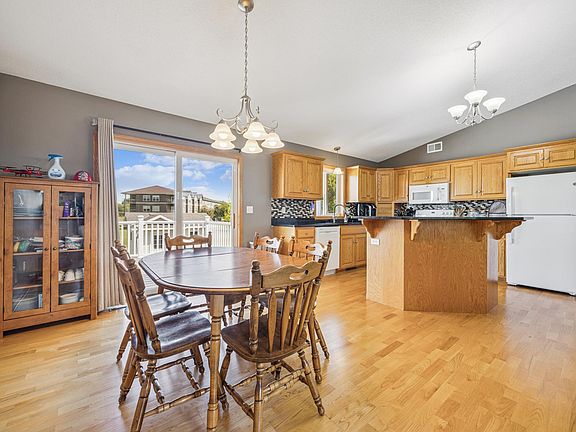 4th image of 358 4th Ave SE