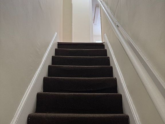 5th image of 924 W Chew St Floor 3