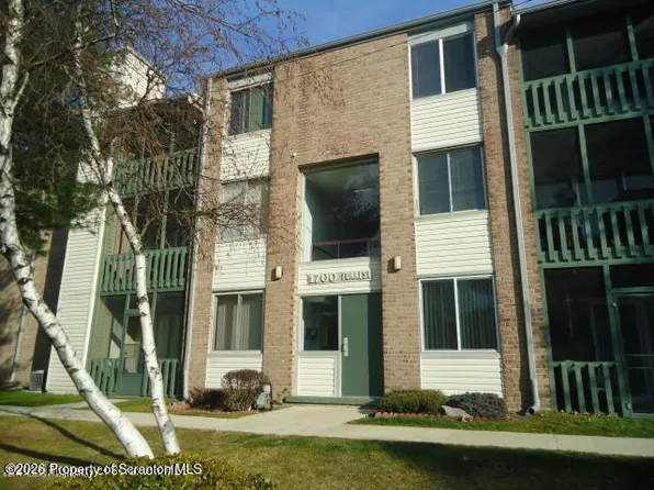 1706 Summit Pointe, Scranton, PA 18508