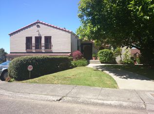 2603 Magnolia Ln W, Seattle, WA 98199