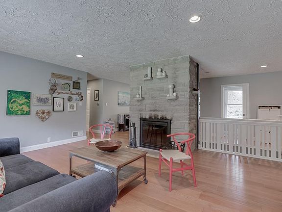 5th image of 1072 Kessler Boulevard West Dr