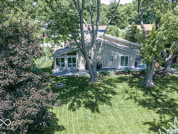 2nd image of 105 Aspen Way