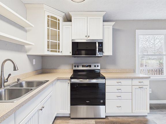 3rd image of 109 Riviera Dr