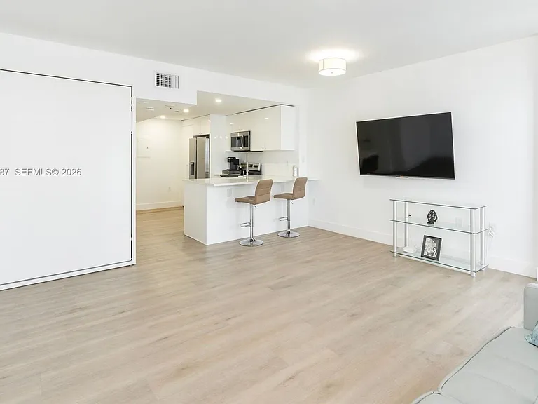 10275 Collins Ave #1502 — Photo 18