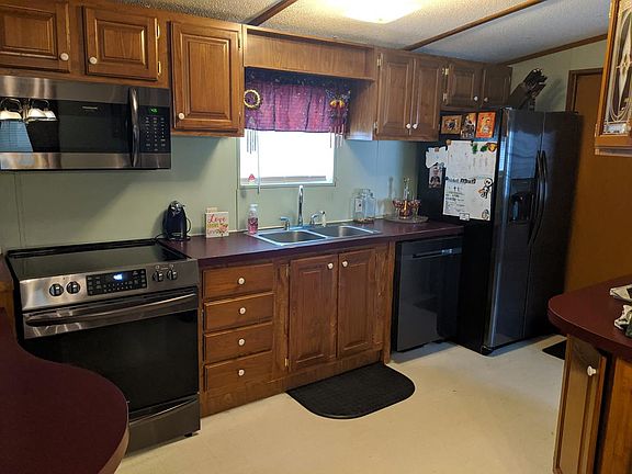 4th image of 298 Midway Ave Unit B