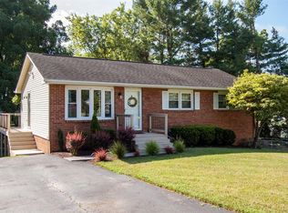 300 Pelham Ln, Christiansburg, VA 24073