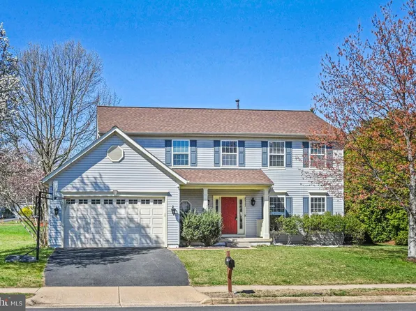 20733 Rainsboro Dr, Ashburn, VA 20147