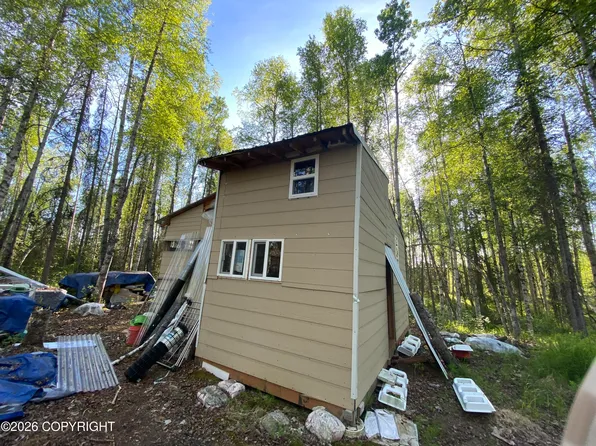 19340 E Caswell Lakes Rd, Talkeetna, AK 99676