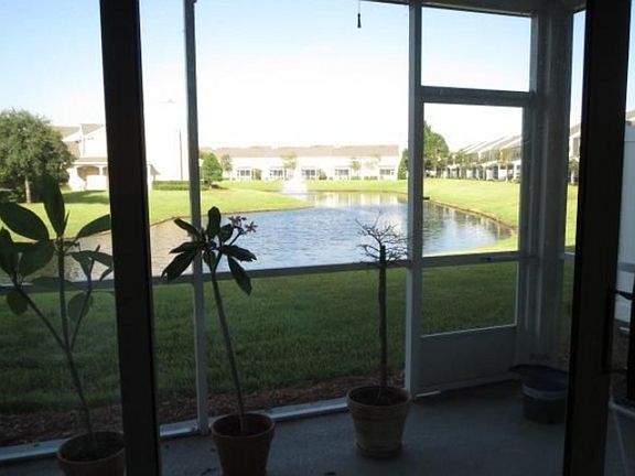 3rd image of 11178 Castlemain Cir W