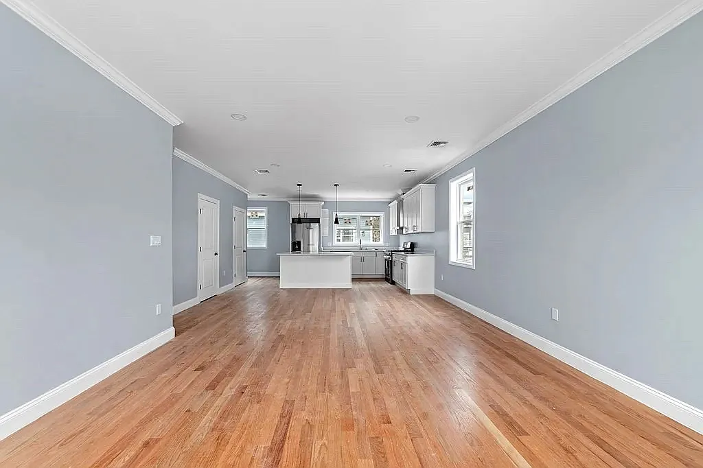 62 Billings St — Photo 2