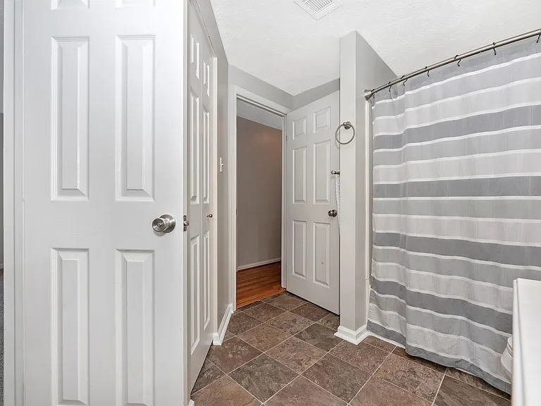 802 Stratford Way #K — Photo 34