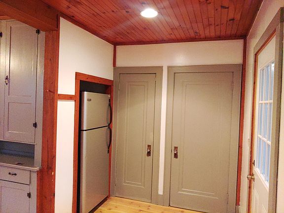 3rd image of 4 Dennison Ave