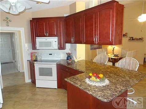 4th image of 1280 NW Bentley Cir APT A