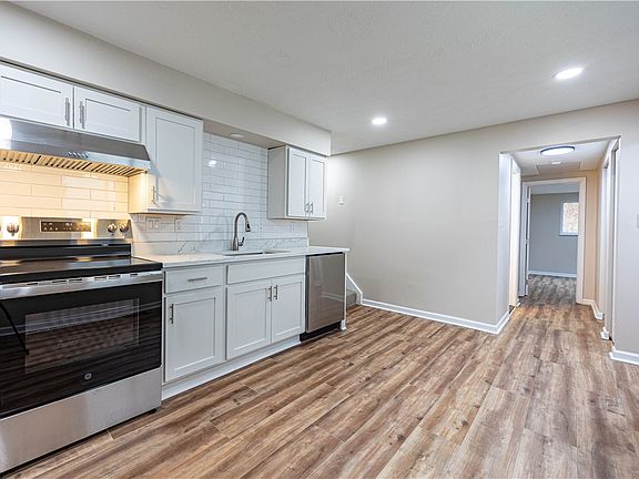 4th image of 106 Blythe Rd S