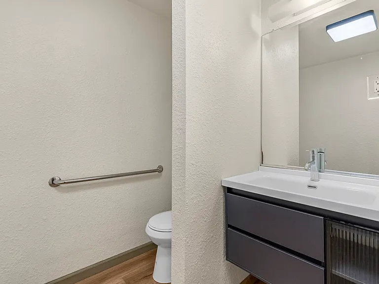 5170 E Huntington Ave — Photo 21