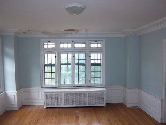 4th image of 6740 S Oglesby Ave APT 3