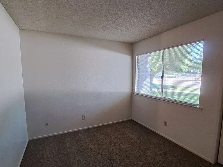 4779 N Cedar Ave #101 — Photo 12