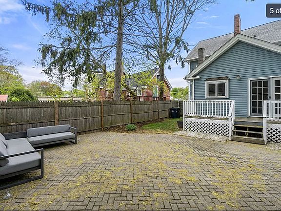 3rd image of 11 Warren Ave