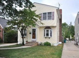 246 James St, Franklin Square, NY 11010