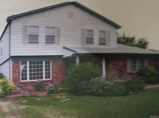 24587 Kings Pointe Dr, Novi, MI 48375