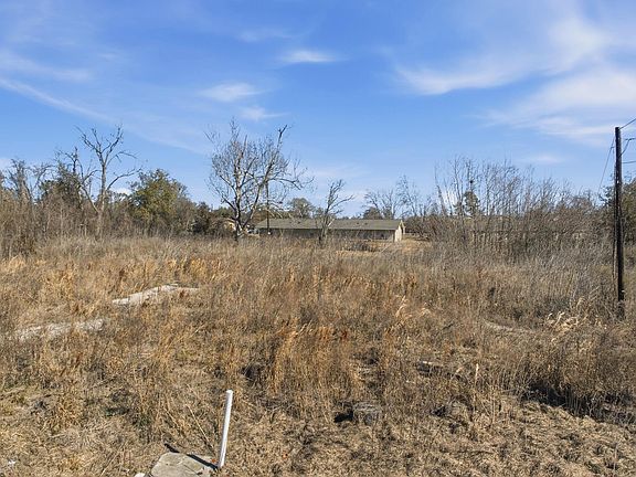 2nd image of 1620 Houston River Rd