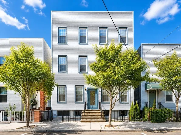 121 41st St APT 4, Union City, NJ 07087