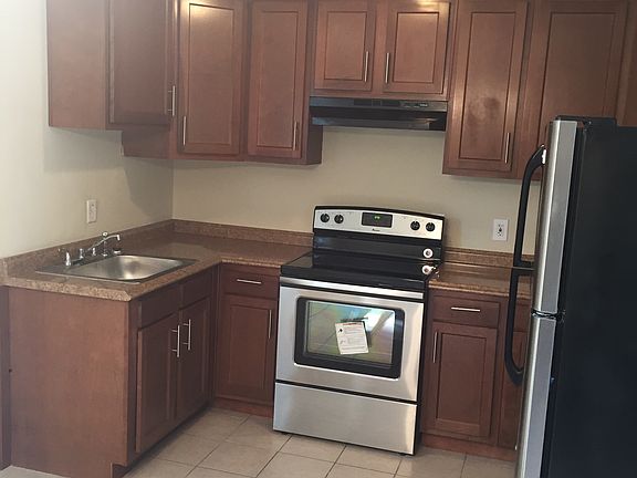 5th image of 10604 S Akers Dr