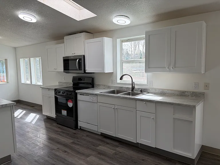 370 NE South Shore Rd — Photo 13