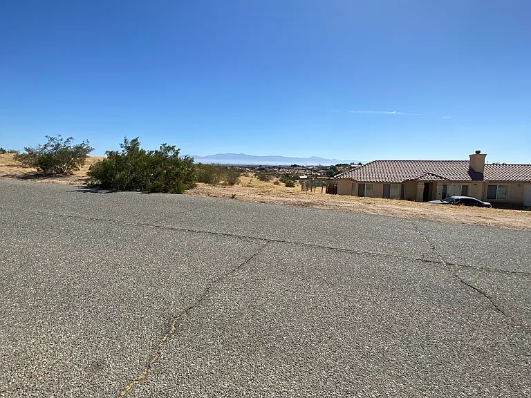 16463 Solvang Ave — Photo 22