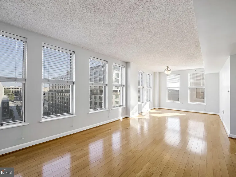 601 Pennsylvania Ave NW #910 — Photo 6