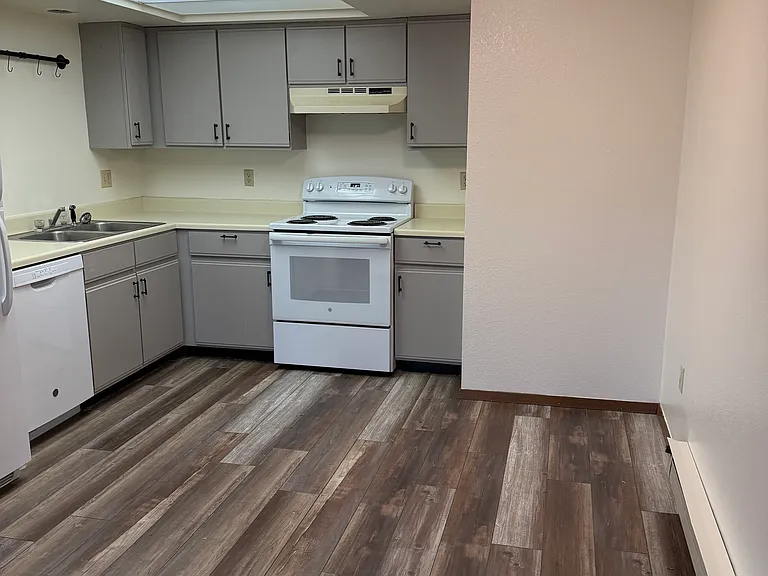 5208 Sunset Dr — Photo 6