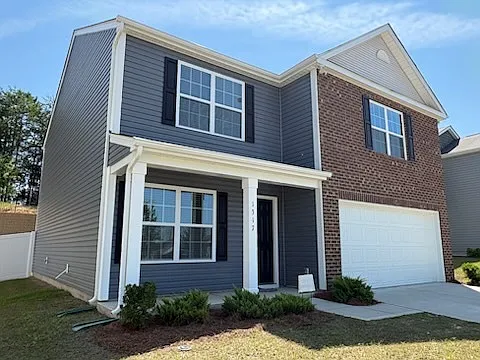 4 bed, 2.5 bath, 2105 sqft, $1,995 — Photo 3
