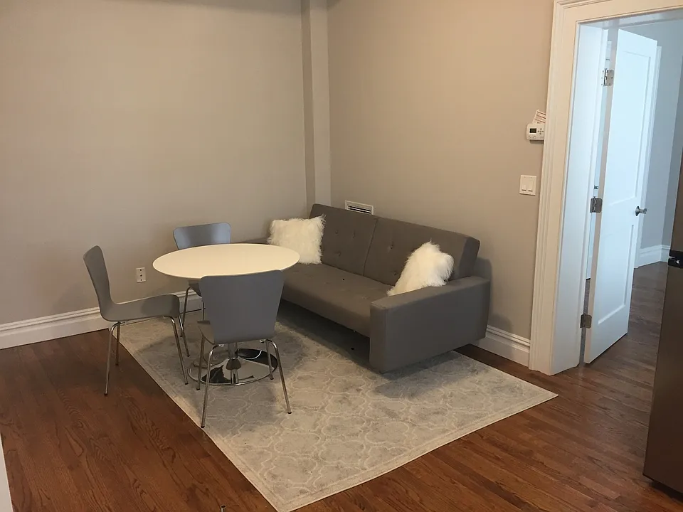 149 Greenwich Ave #5