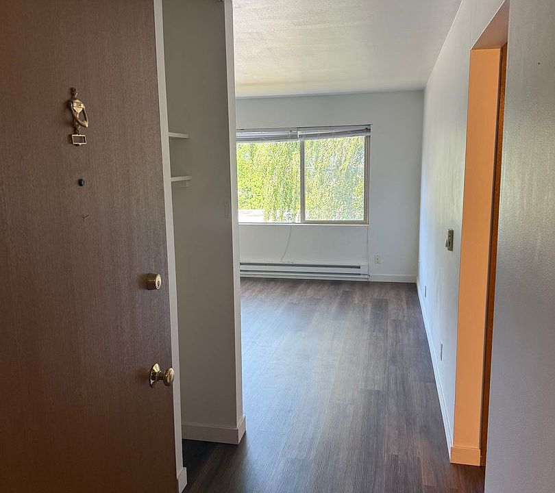 1st image of 605 Boylston Ave E APT 204