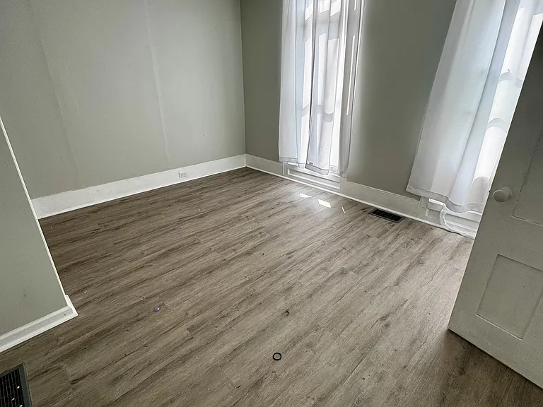 187-189 N Main St N #3 — Photo 13
