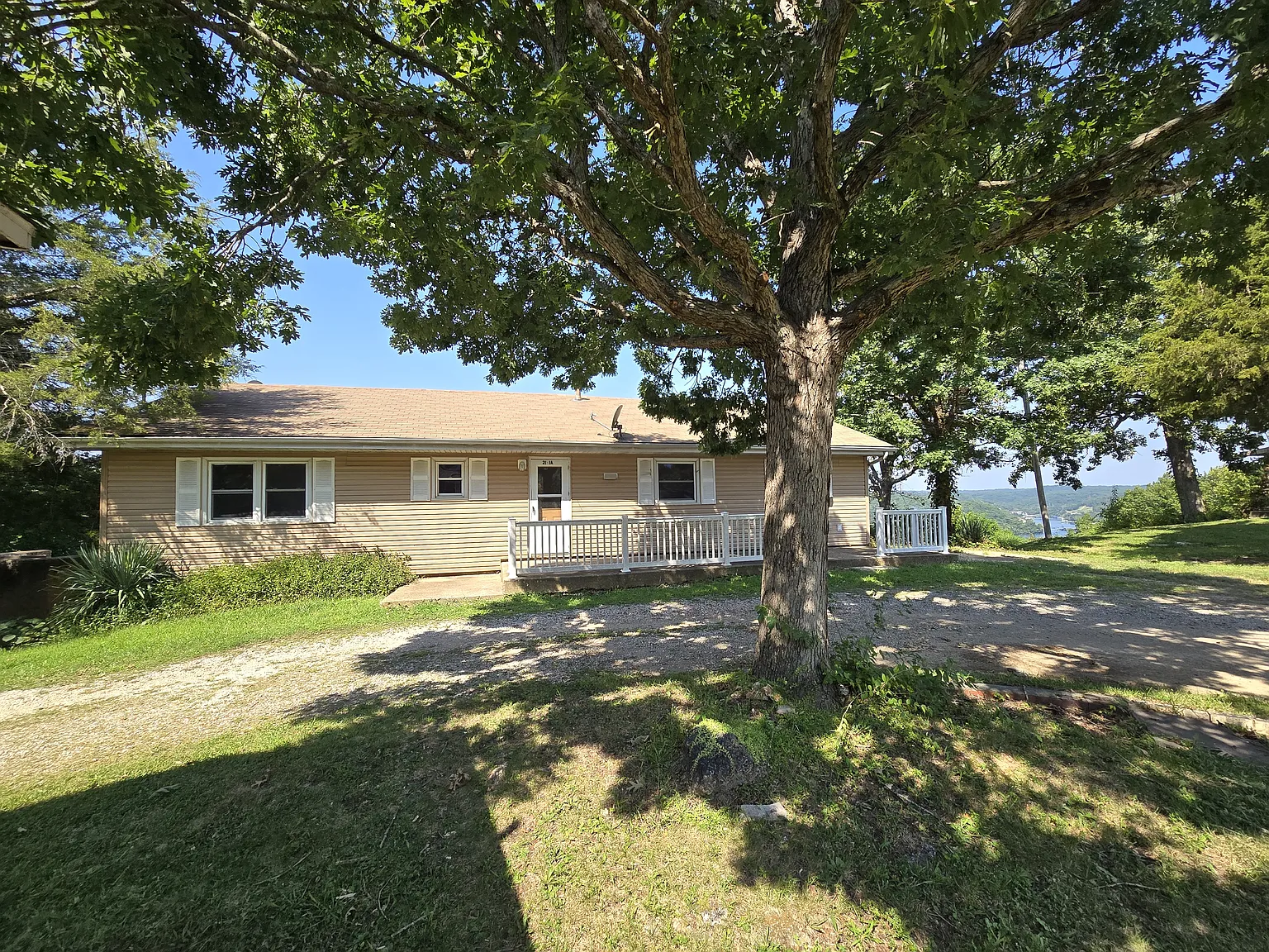 3 bed, $1,650 — Photo 3