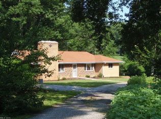 713 Blythe St, Hendersonville, NC 28791