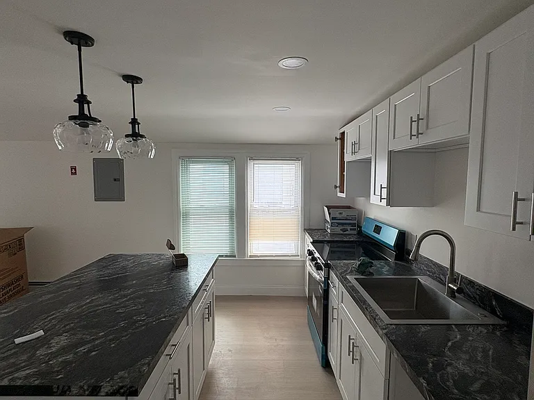 105 Beacon Ave #3 — Photo 5