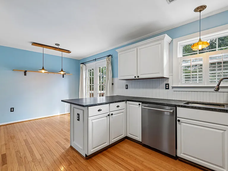 532 Kalmia Sq NE — Photo 11