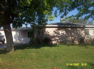10848 Arbor Dr, Armona, CA 93202