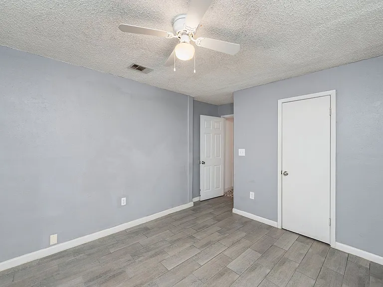 205 Pine St — Photo 24