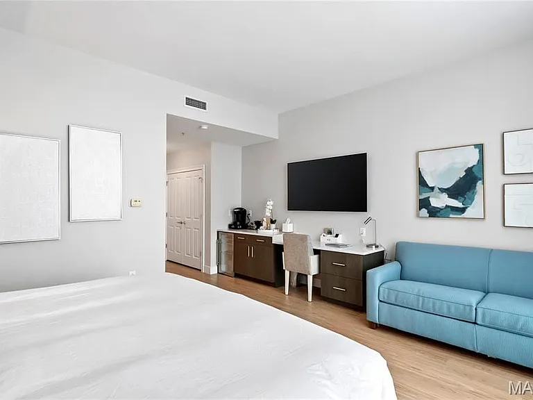 There is a guest suite available to rent nightly for additional visitors