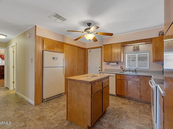 2nd image of 19042 N Mark Ln